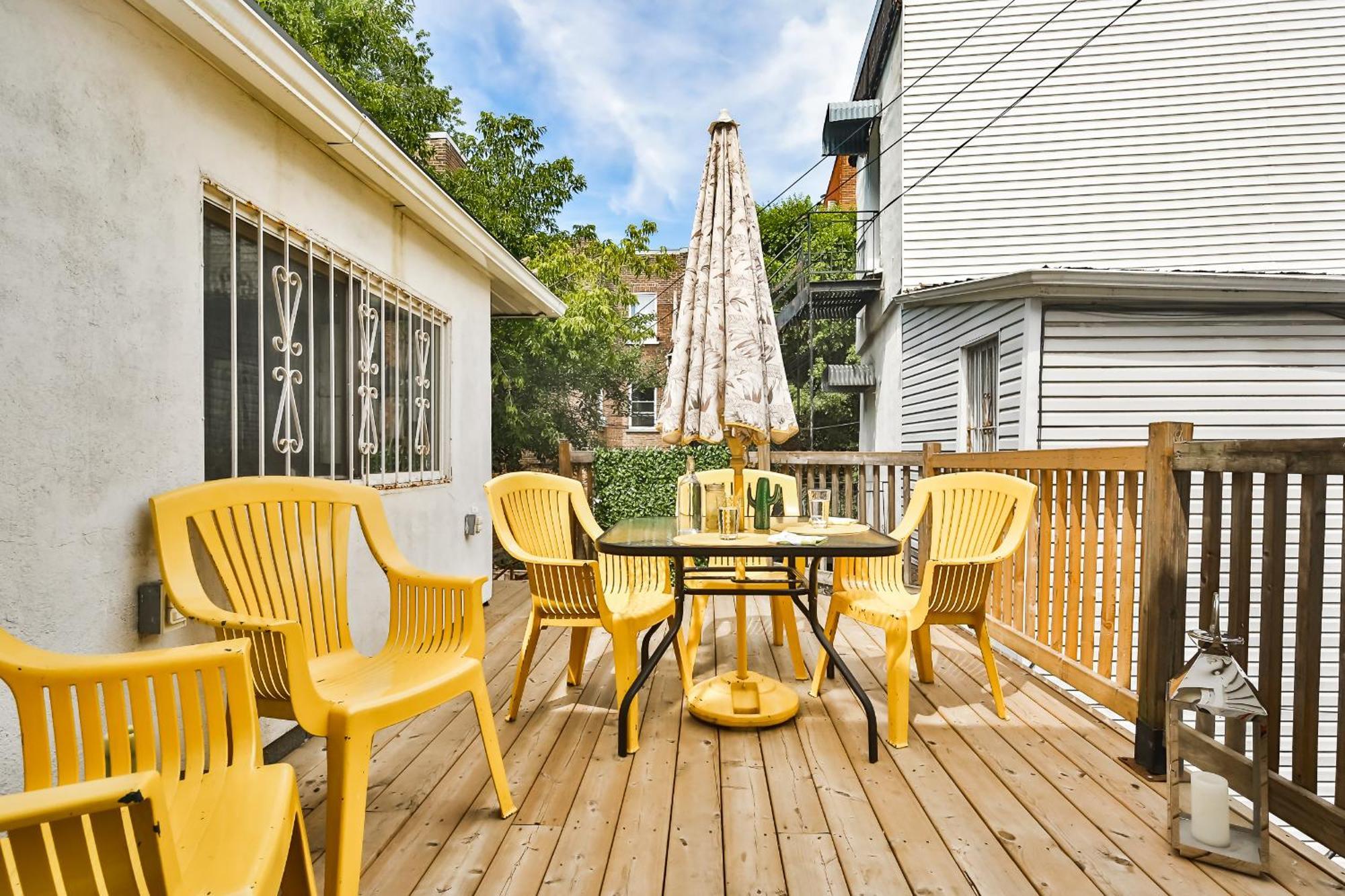 Free Parking And Location * Montreal